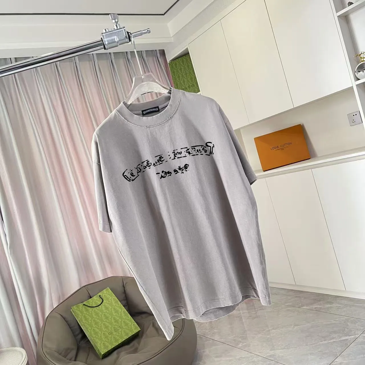 🅿️190 ch Crow* 2025 summer new style, washed, distressed, spray-painted, Sanskrit cross print, short-sleeved T-shirt, customized fabric 320g, same style for men and women, size: S M L XL XXL five sizes, color: black, gray, gradient black, gradient red
